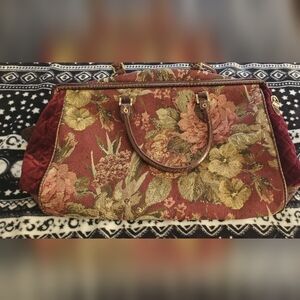 Vintage Floral Tapestry Handbag - Red and Gold